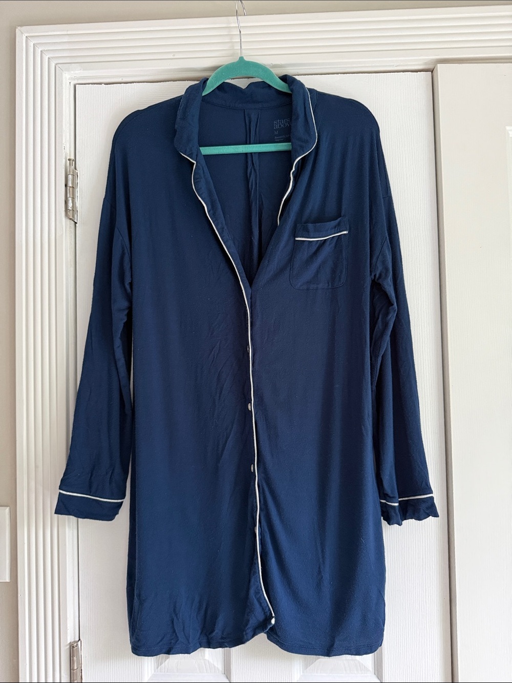 stars above Navy Long-Sleeve Button Front Sleep Shirt with White Piping